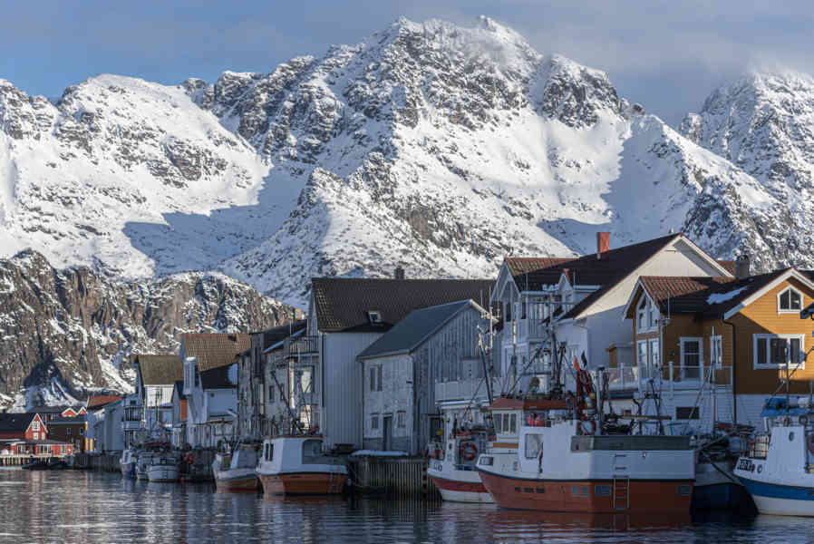 Noruega - islas Lofoten 059 - Henningsvaer.jpg